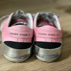 New, worn once around the house- wasn't the right shade of pink for me.